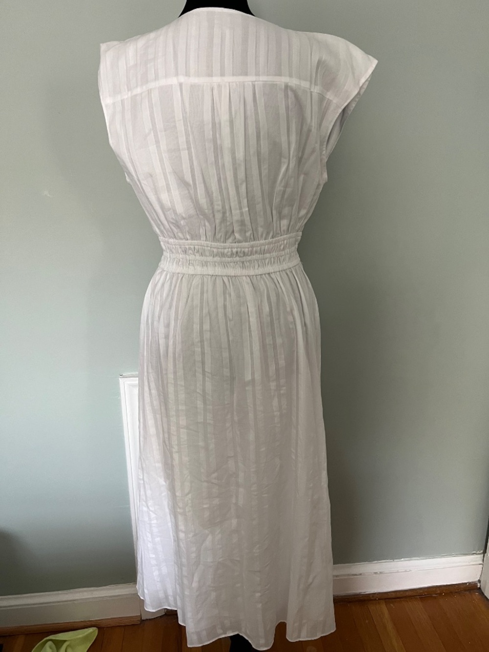 Talbots Beautiful White dress 8p like new - Picture 4 of 6